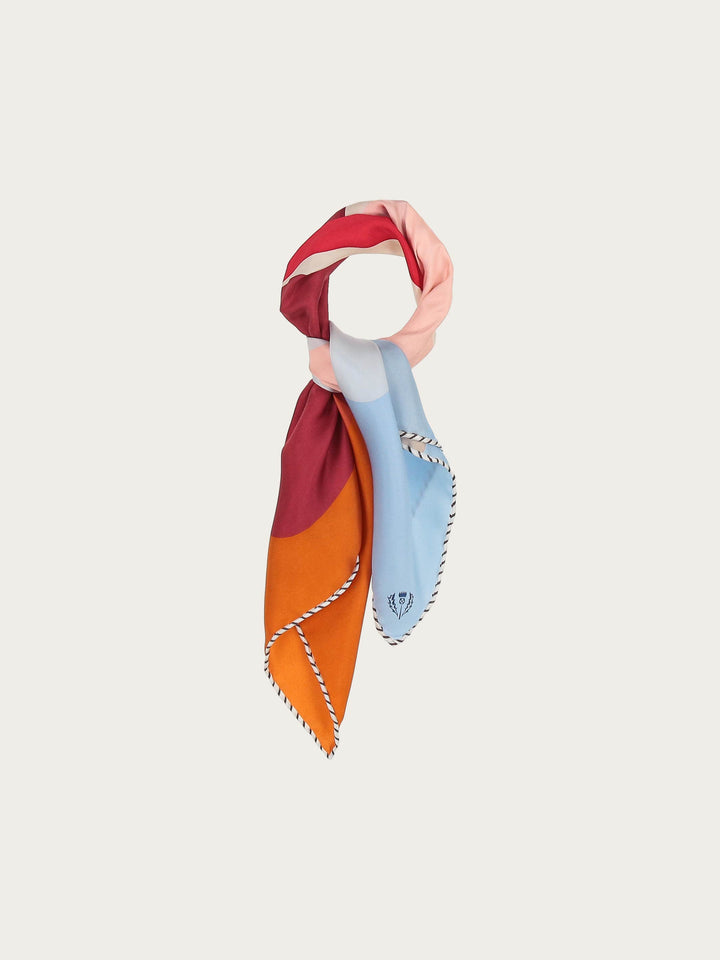 Nicki scarf with colorful pattern made of pure silk