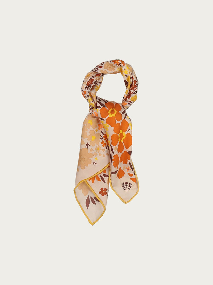 Nicki scarf with floral print in pure silk