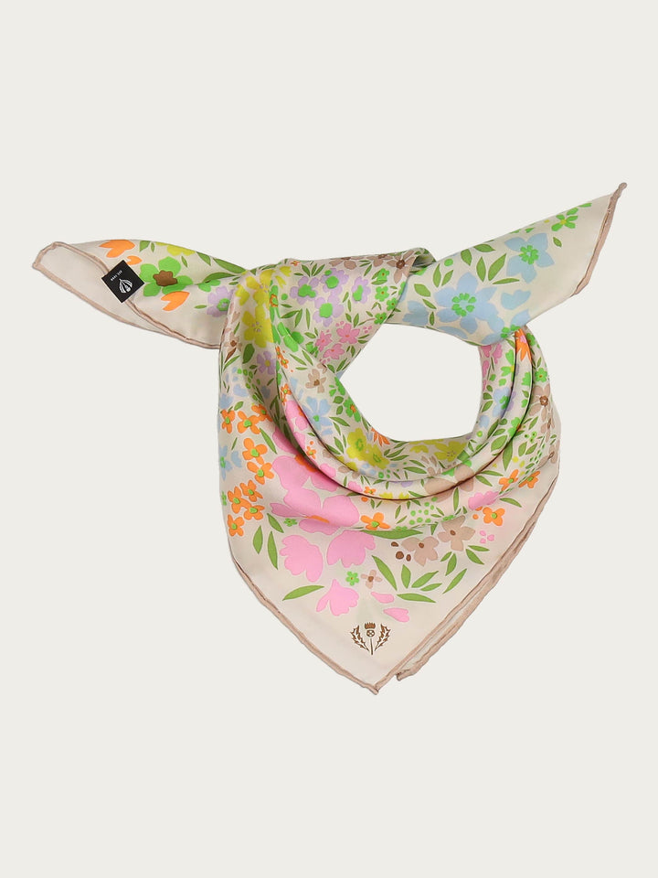 Nicki scarf with floral print in pure silk