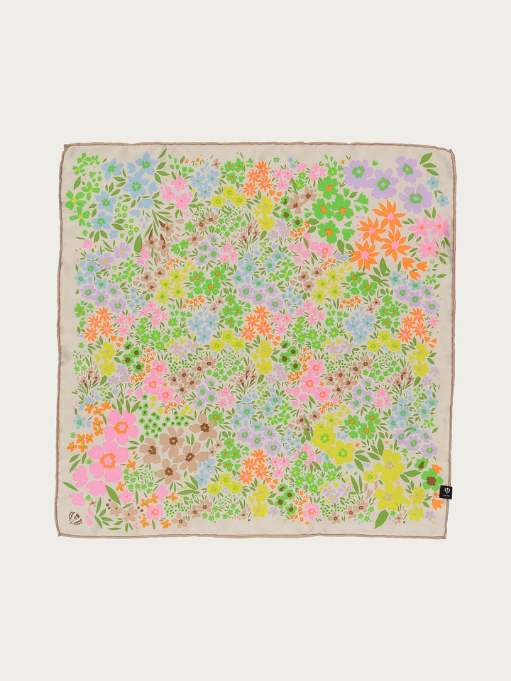 Nicki scarf with floral print in pure silk