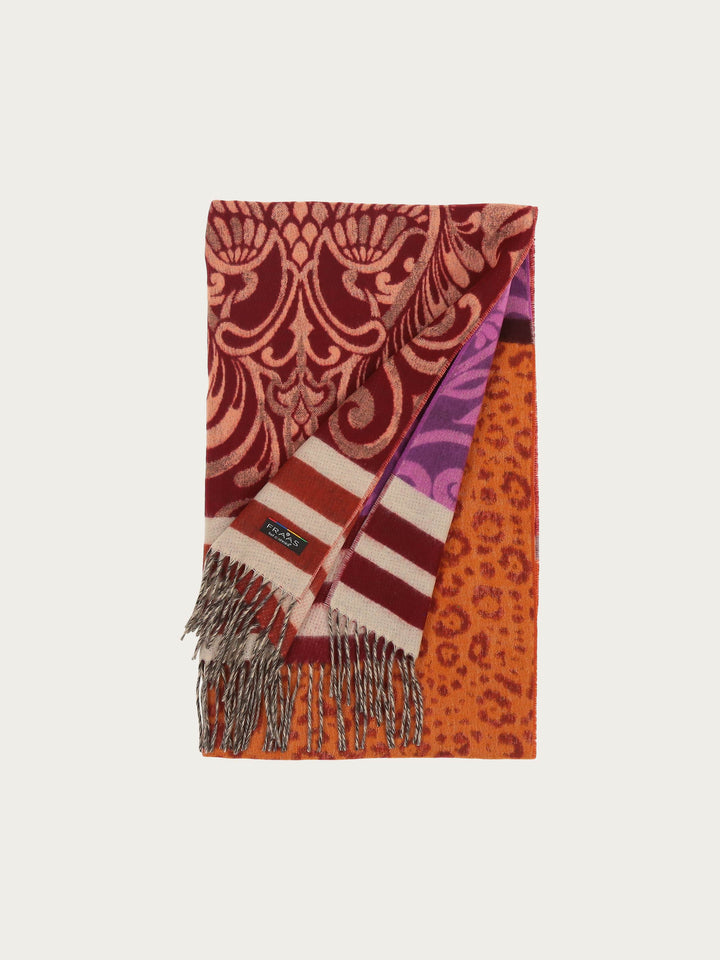 Cashmink scarf with paisley and leo design