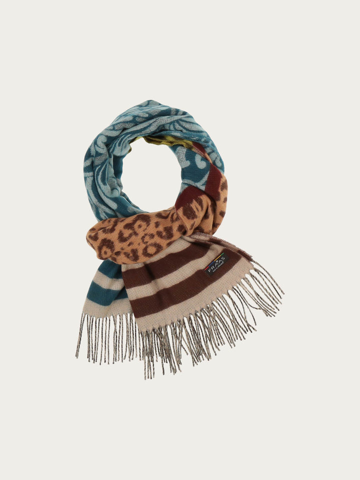 Cashmink scarf with paisley and leo design