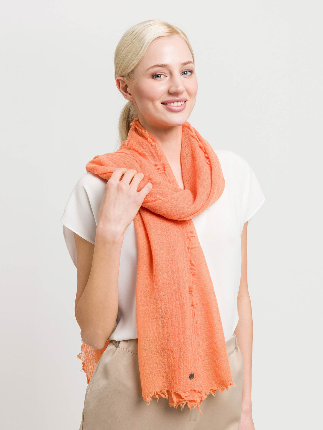 Einfarbige Wollstola mit Fransen - soft apricot / OneSize | 658100-243